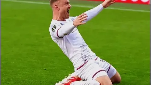 曼联1-0险胜水晶宫，弗雷德惊天一射成绝杀英雄